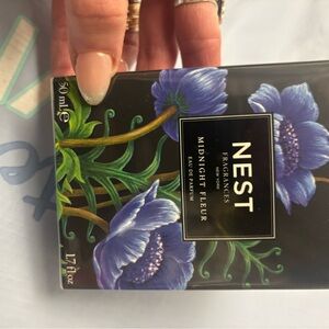 NEST Fragrances Midnight Fleur Body Wash - Black and Blue